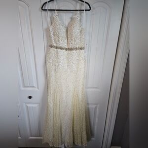 Mac Duggal dress size 6